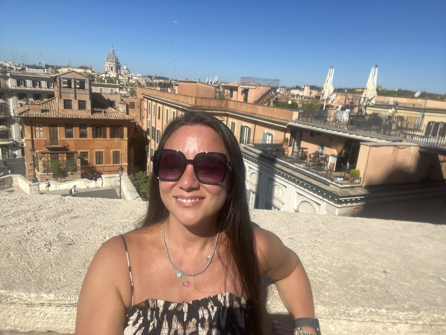 Romina recorriendo Roma